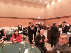 ビンゴゲーム　最後の方は賞品の譲り合い