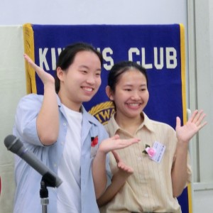 優秀賞 グエン・ティ・トゥイ・アンさん（ベトナム）佳作賞 王 可さん（中国）